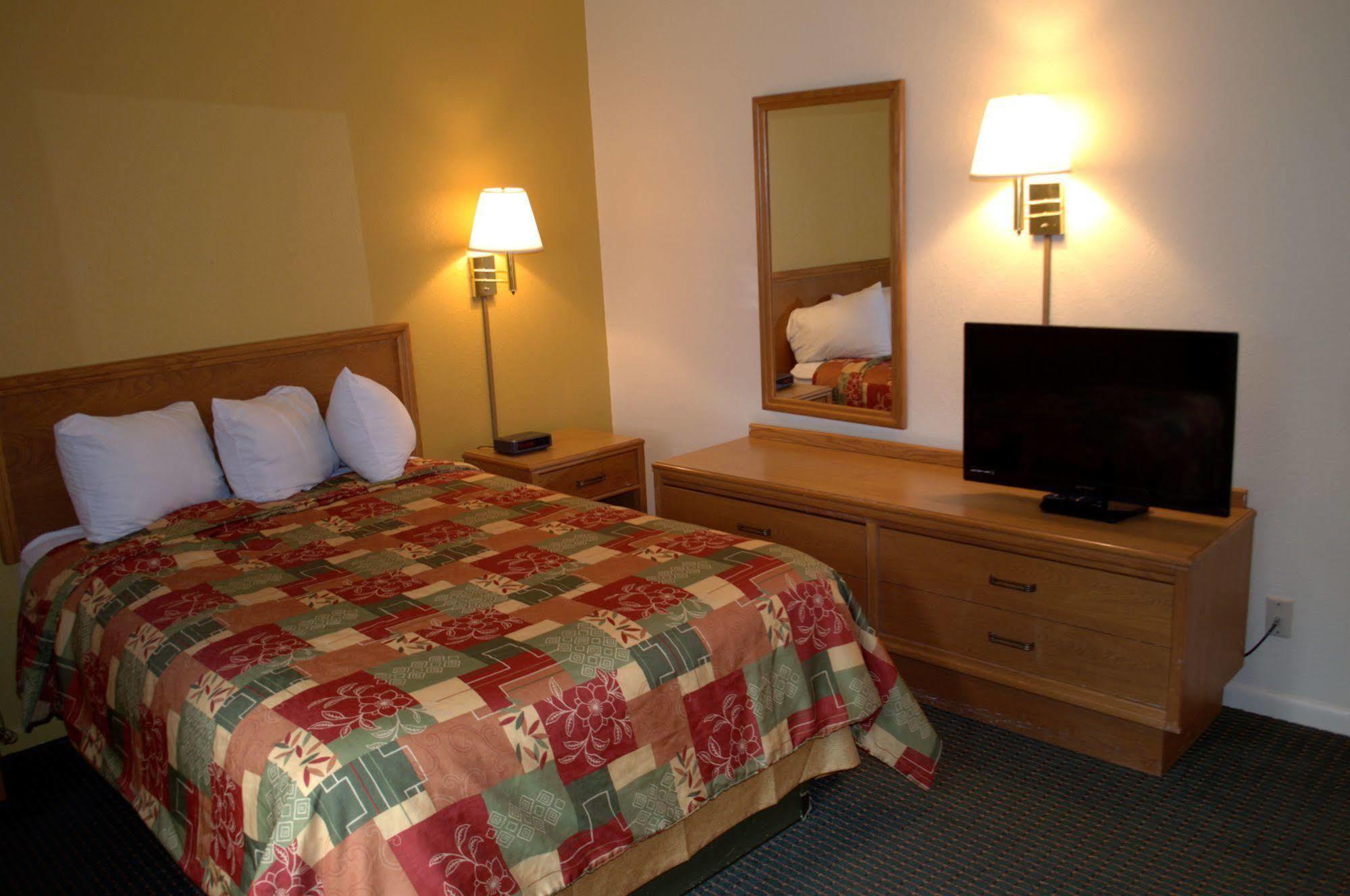 Budget Host Inn Sandusky Ngoại thất bức ảnh